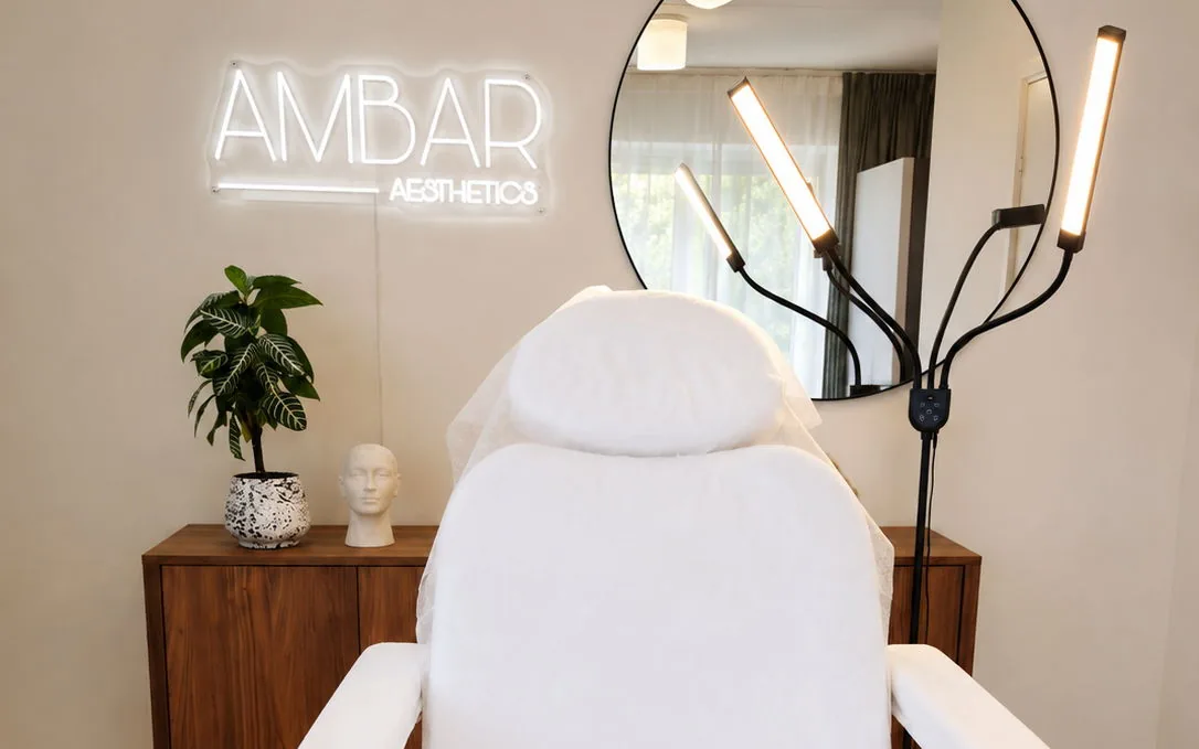 Behandlingsrum hos Ambar Aesthetics i Norra Djurgårdsstaden, Stockholm
