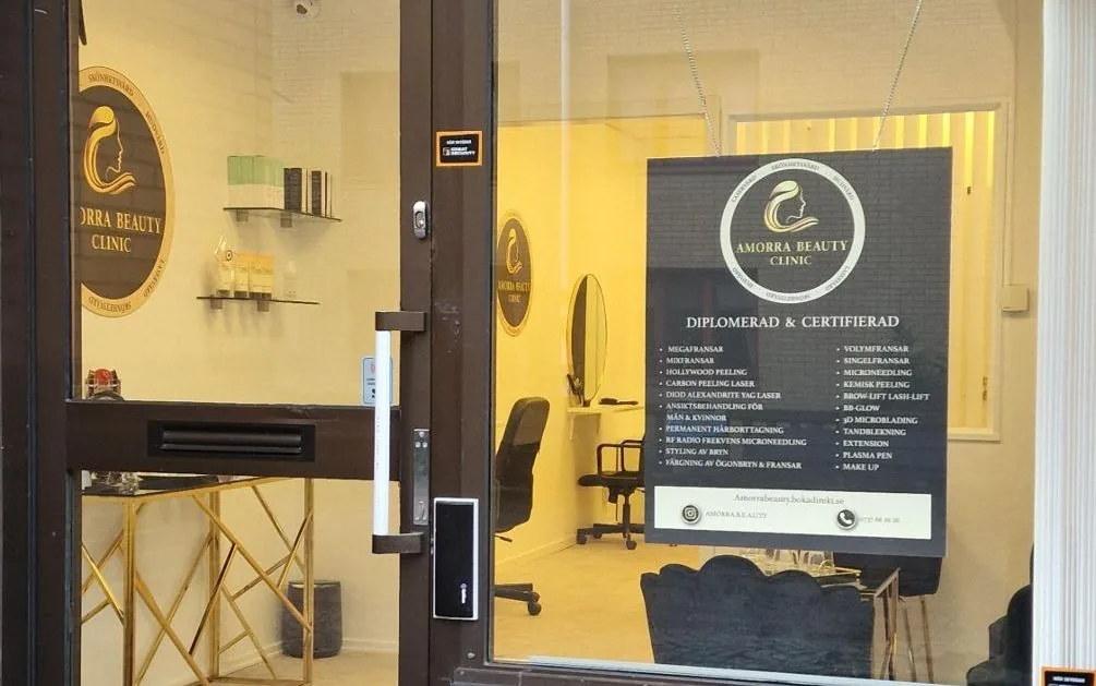 Entrén till Amorra Beauty Clinic på Bondegatan i Göteborg