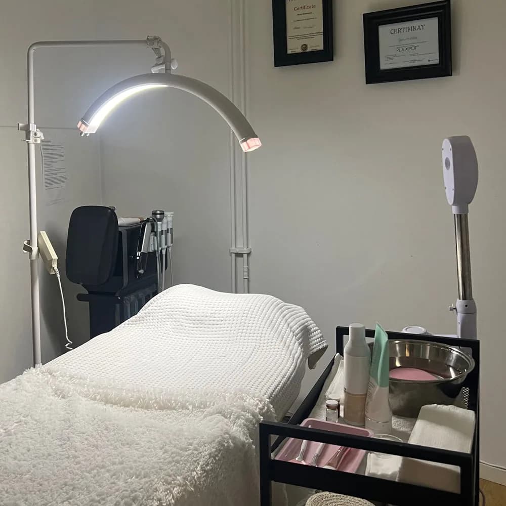 Behandlingsrum hos Clean Beauty by Hurayra i Sundbyberg