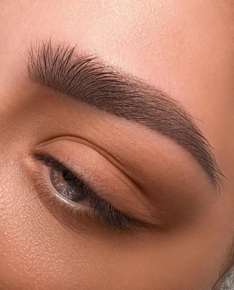 Permanent makeup på ögonbryn hos Diamond Beauty Gbg i Göteborg
