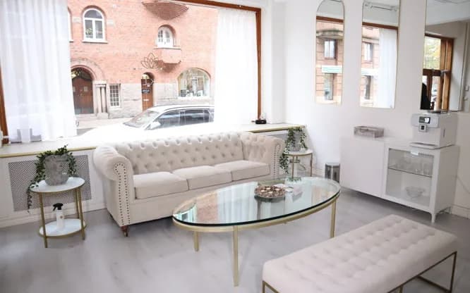 Väntrum och reception hos Expertkliniken i Göteborg