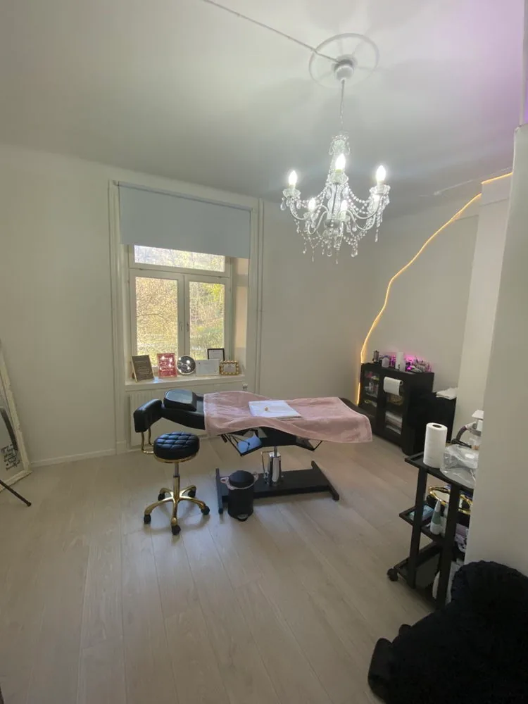 Behandlingsrum hos Nina's aesthetic studio i Gröndal, Stockholm