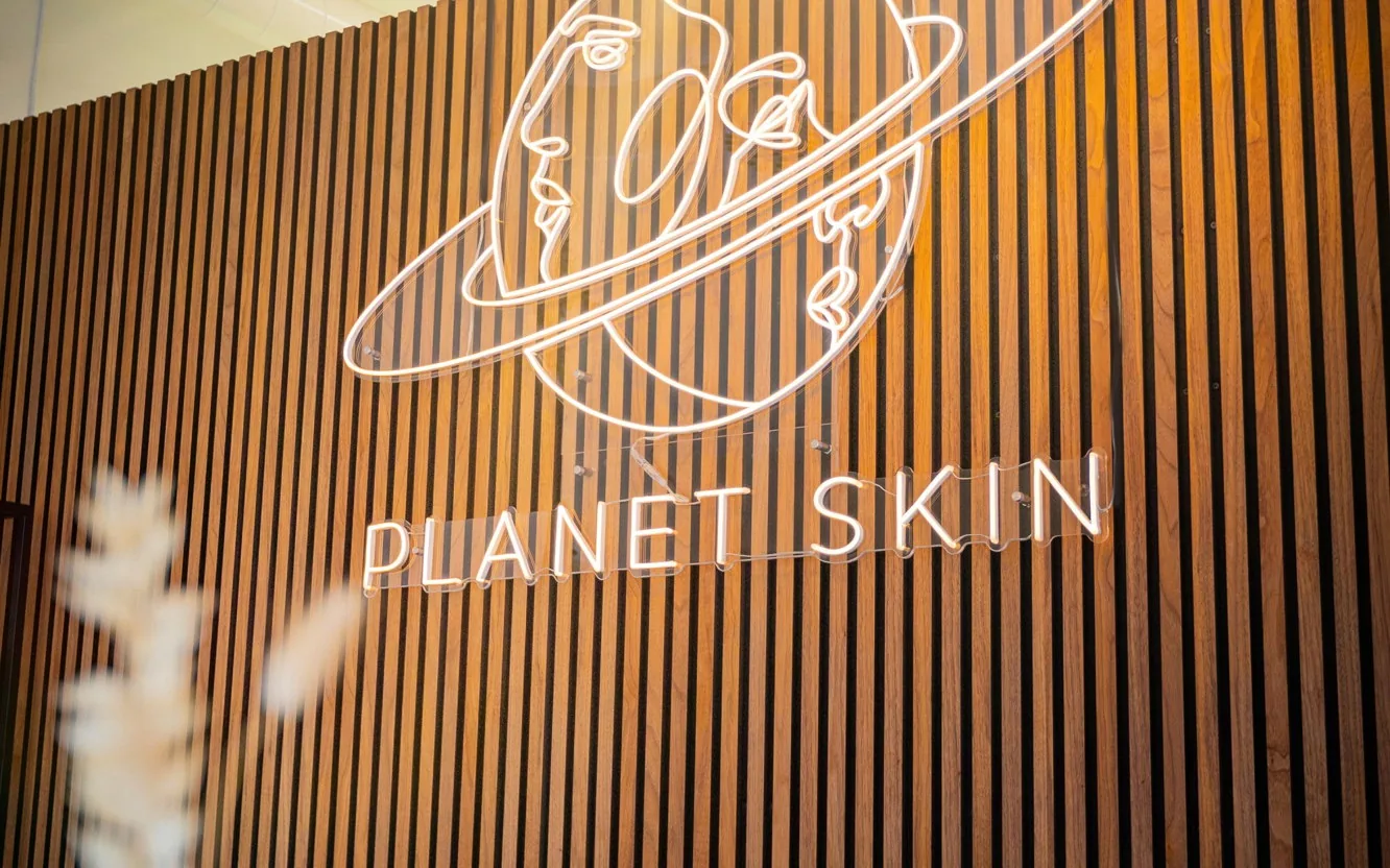 Planet Skin i Solna på Råsundavägen