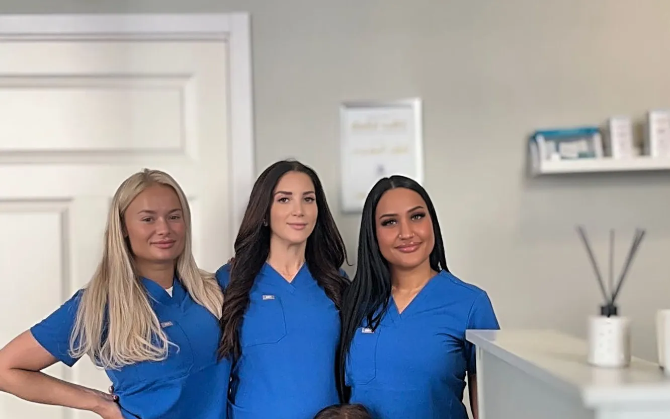 Teamet på RF Kliniken i Stockholm, specialister på injektionsbehandlingar och avancerad hudvård