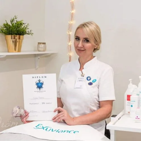 Viktoria Bergsten i behandlingsrummet hos Skincare Delyx på Skeppargatan i Stockholm