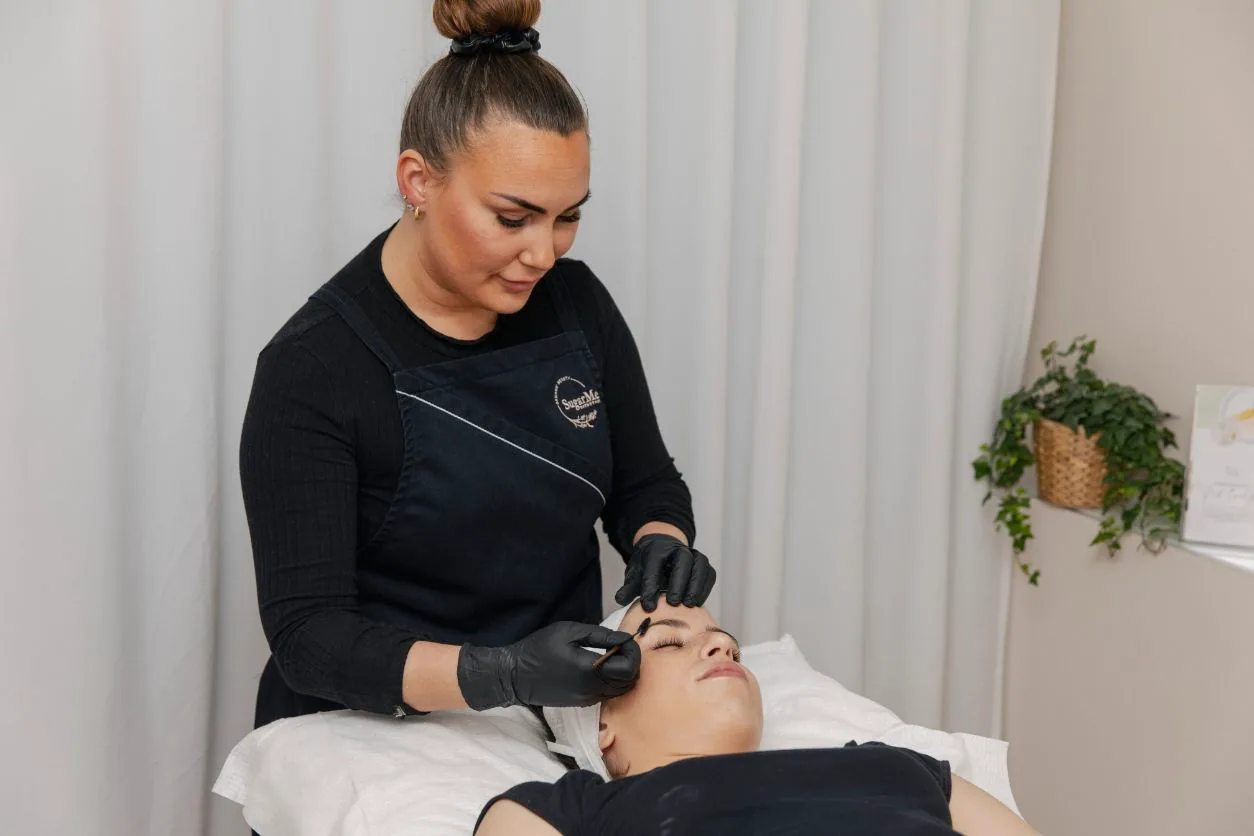 Behandlingsrum hos SugarMe Esthetics på Östermalm i Stockholm