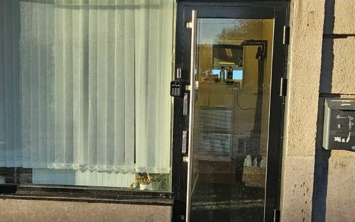 Entrén till Tota Estetiska Klinik på Polhemsgatan 7 i Stockholm
