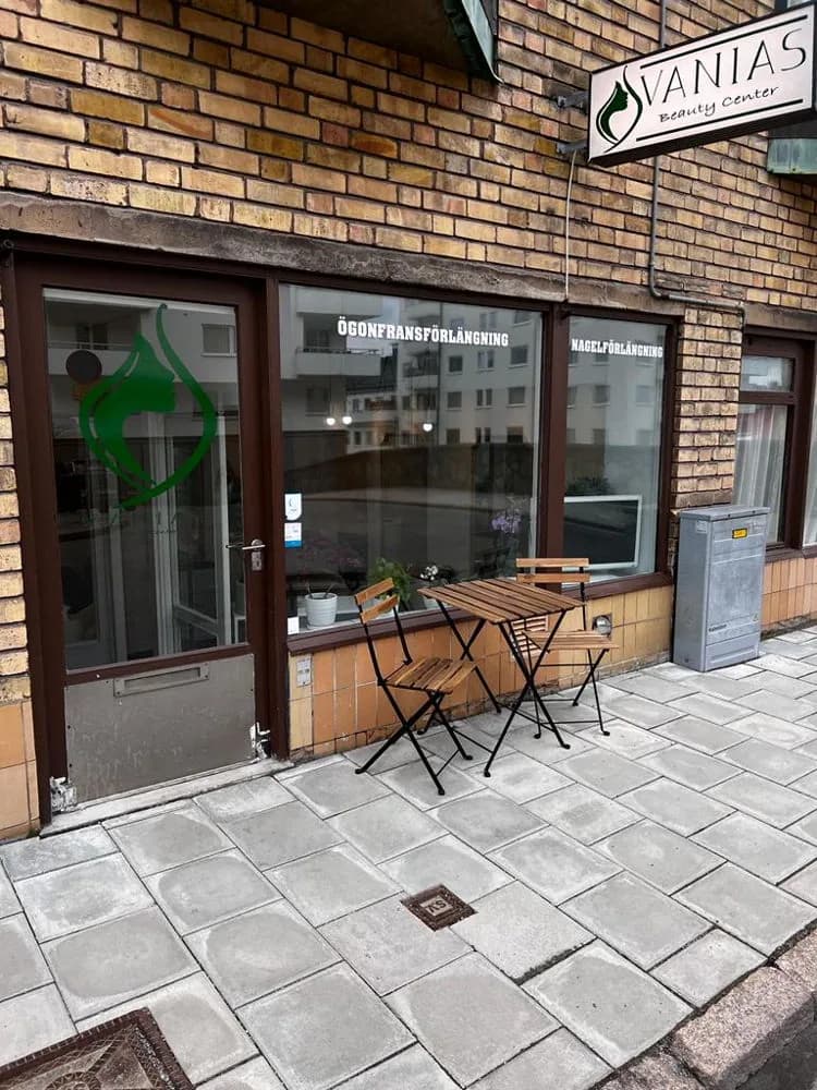 Entrén till Vanias Beauty Kungsholmen på Kungsklippan i Stockholm